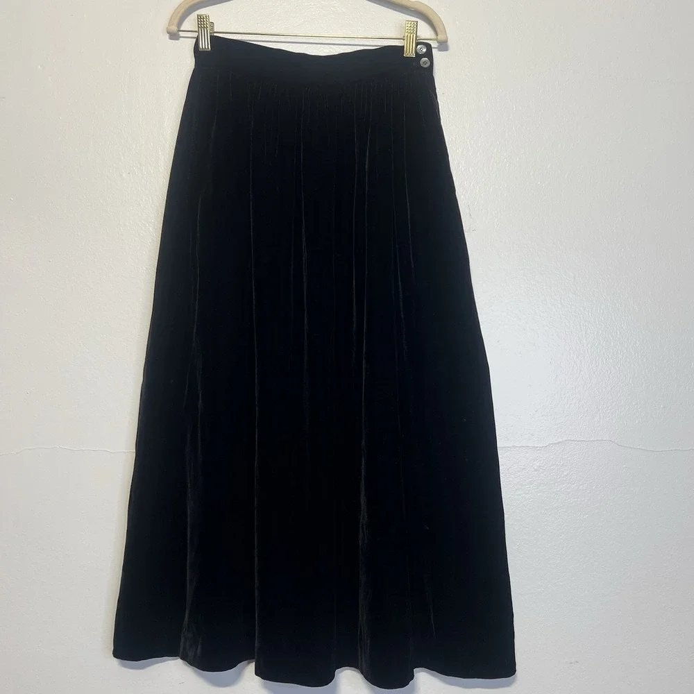 Vtg UNION Evan Picone‎ Black Velvet Silk Blend Skirt 6 whimsygoth Witchy Vampire